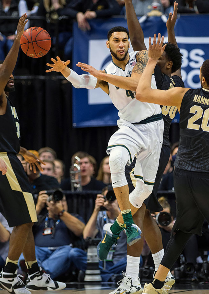 12-Denzel-Valentine.jpg